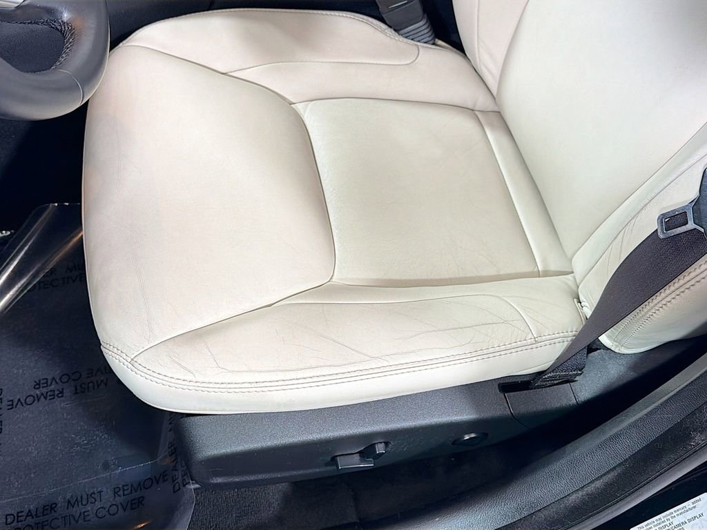 Used 2016 Chrysler 300 Limited AWD/4WD image 22