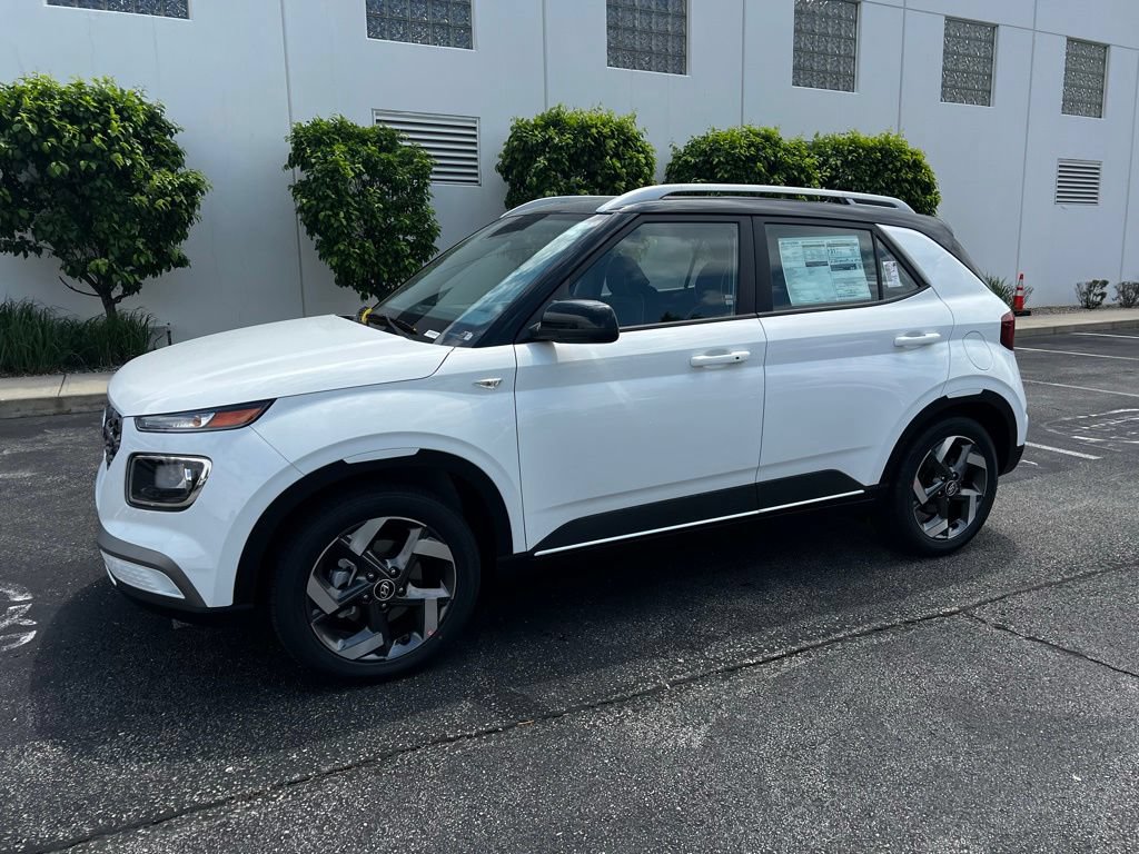 New 2026 Hyundai Venue SEL FWD image 2