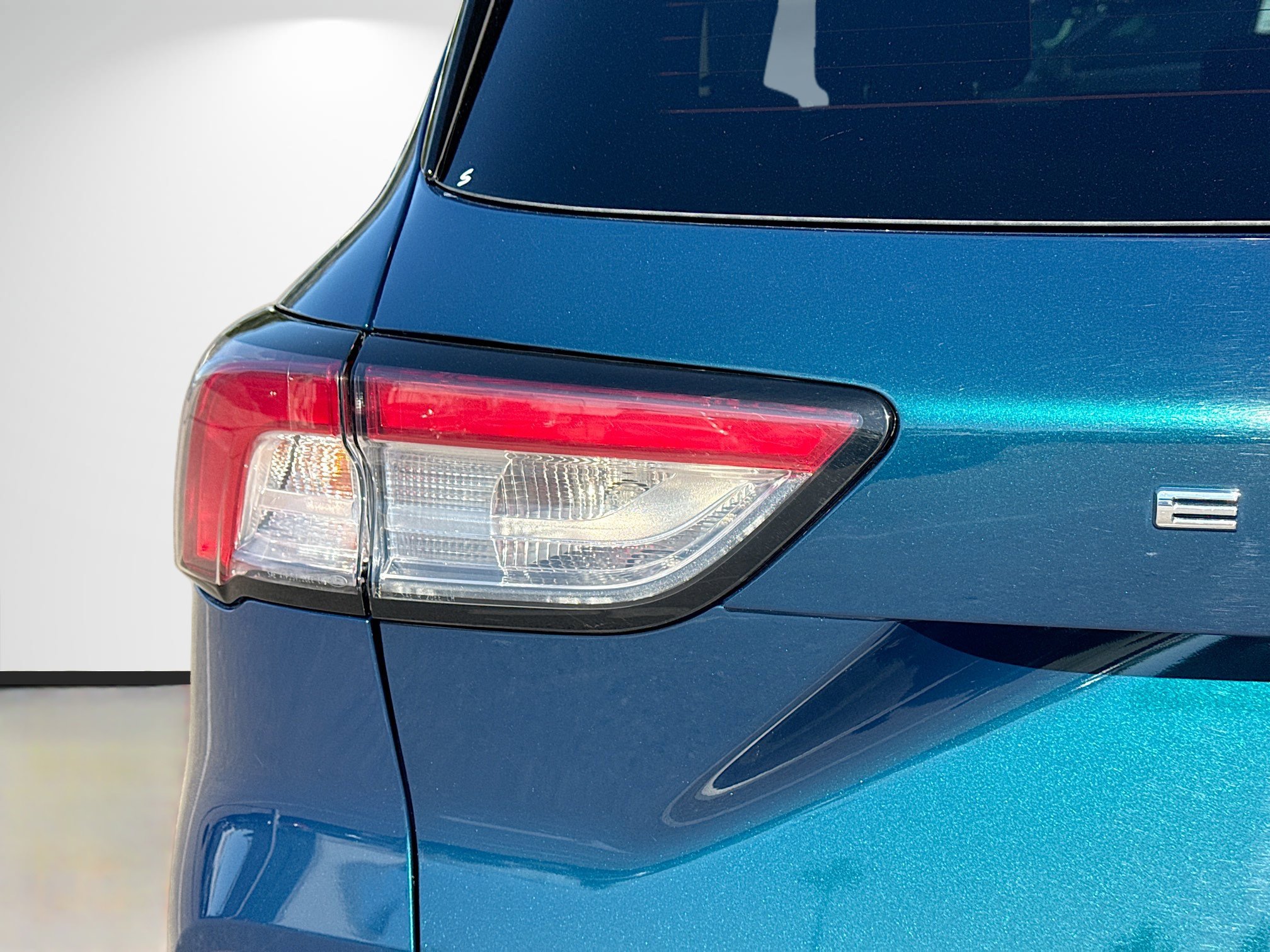 Used 2020 Ford Escape SE Sport image 10