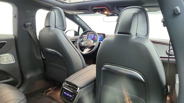 Used 2024 Mercedes-Benz EQE 350+ 4MATIC Sedan image 27