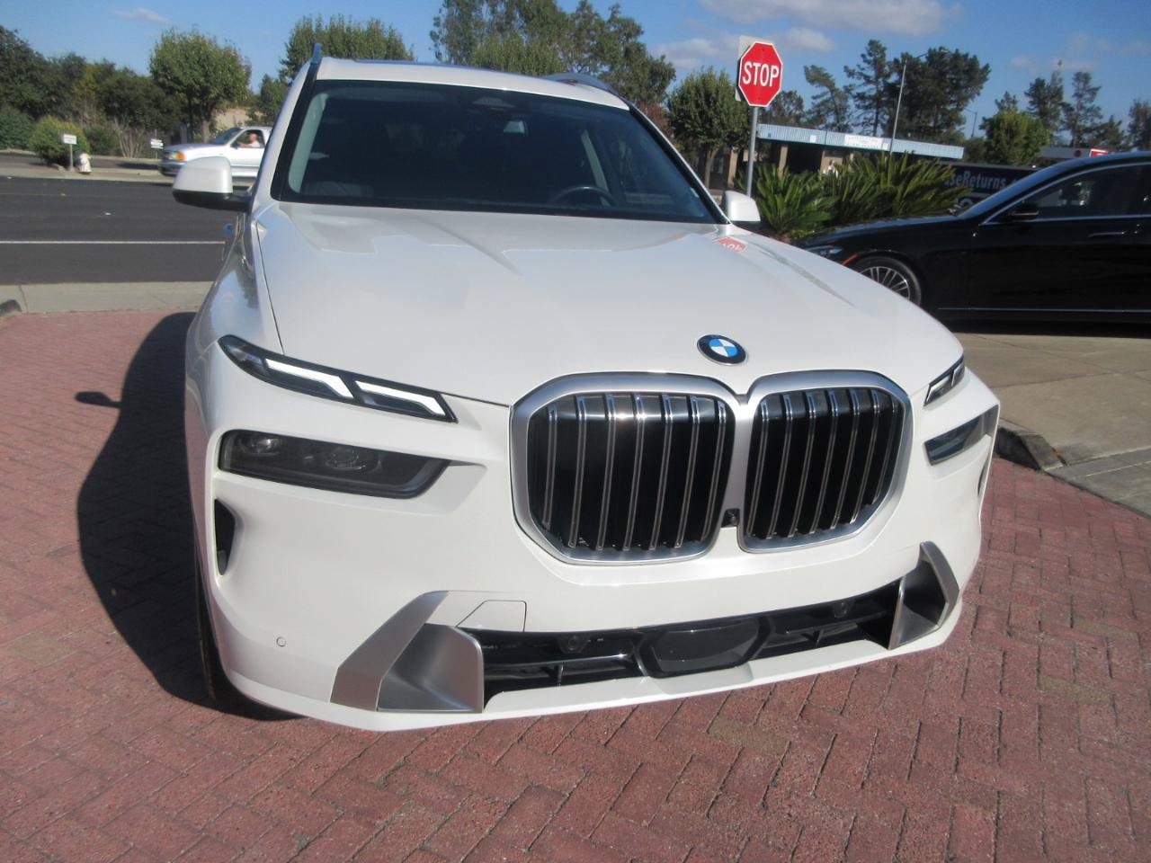 Used 2025 BMW X7 xDrive40i w/ Premium Package AWD/4WD image 89