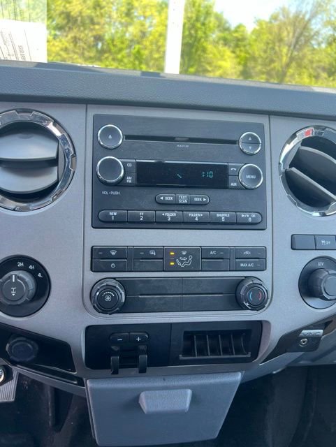 Used 2015 Ford F250 XLT w/ XLT Premium Package AWD/4WD image 18