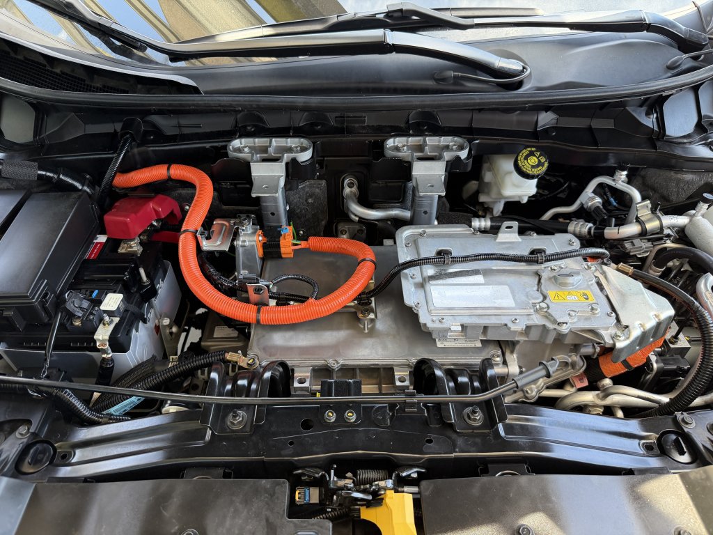 Used 2025 Nissan Ariya FWD image 40