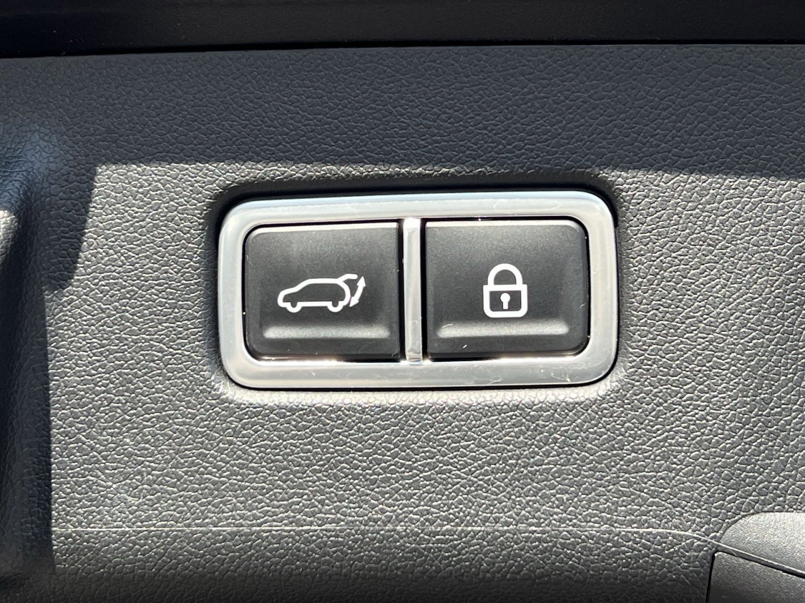 Used 2023 Kia Sorento SX image 26