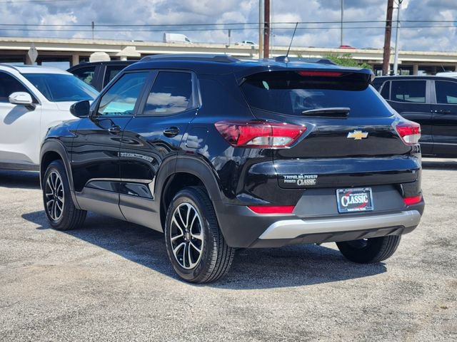 Used 2025 Chevrolet TrailBlazer LT AWD/4WD image 5
