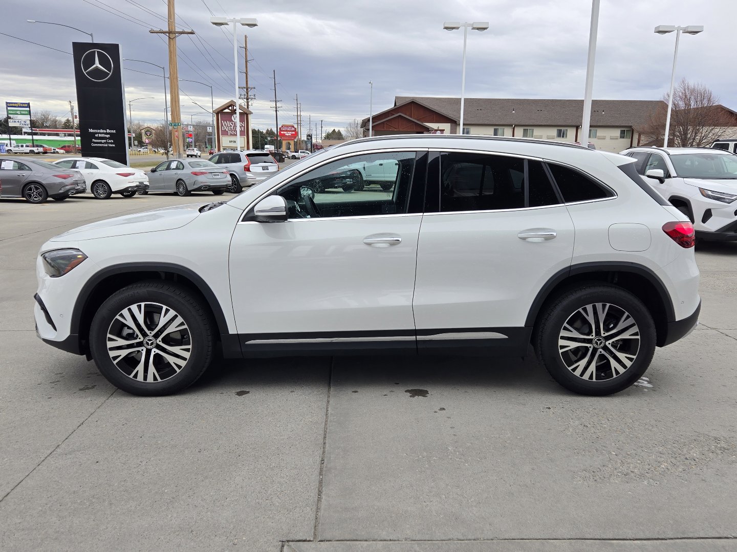 Used 2025 Mercedes-Benz GLA 250 4MATIC image 41