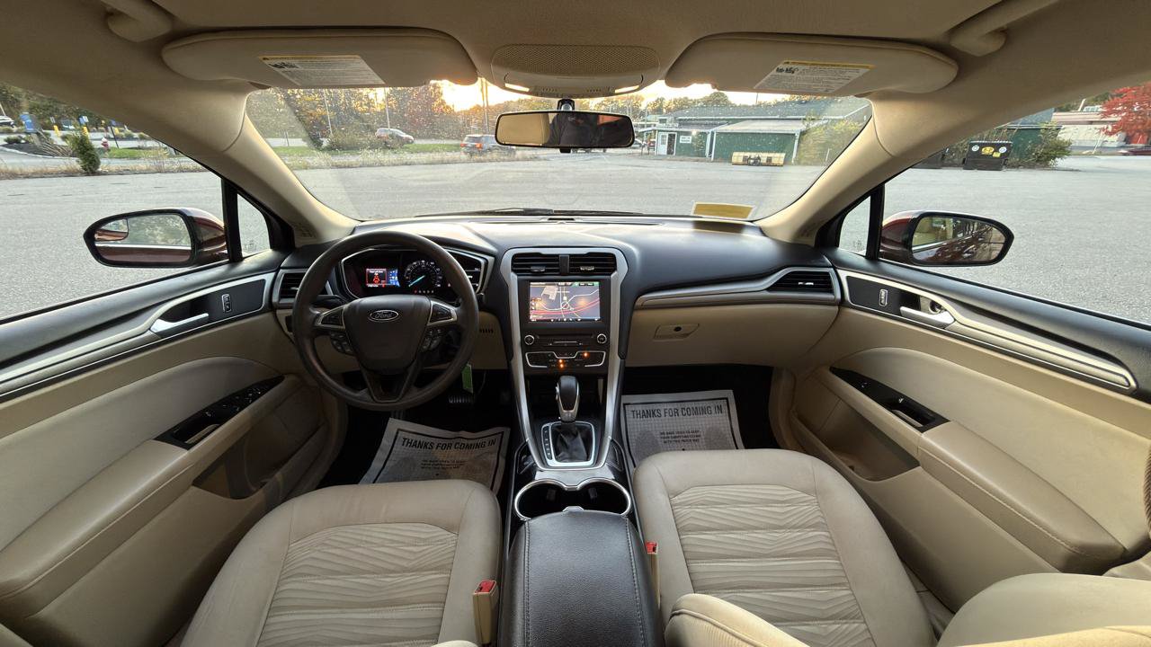 Used 2016 Ford Fusion SE FWD image 15