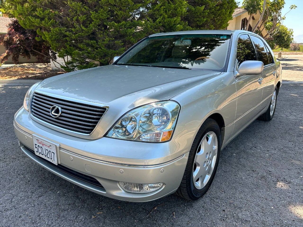 Used 2003 Lexus LS 430 RWD image 2