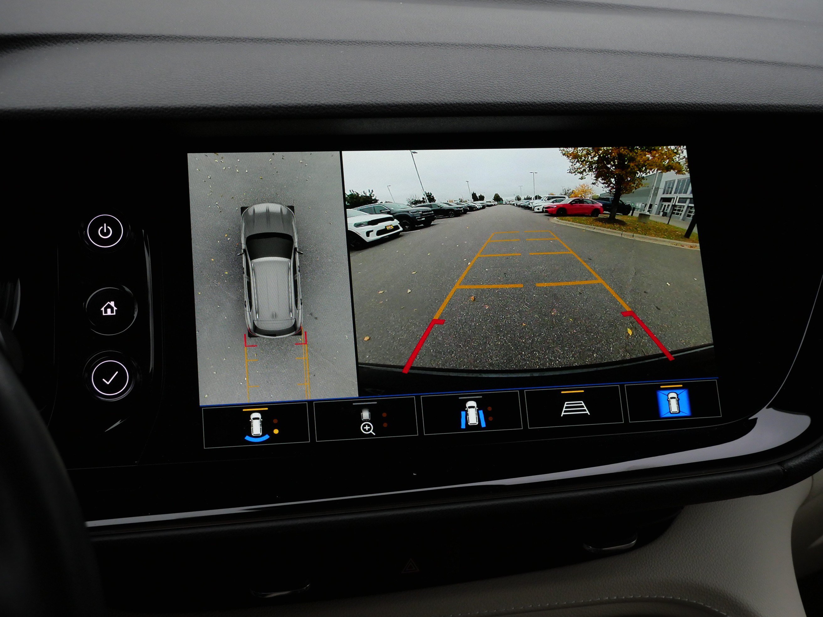 Used 2022 Buick Envision Avenir w/ Technology Package II AWD/4WD image 29