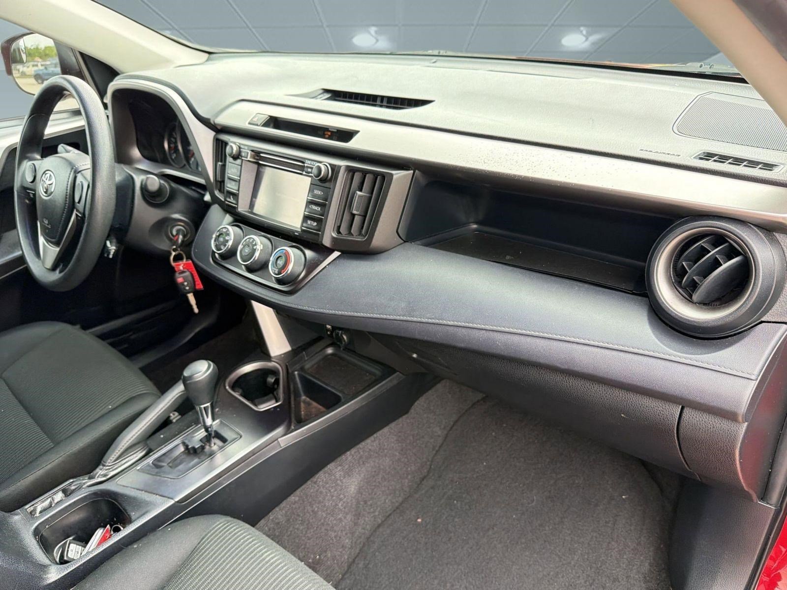 Used 2016 Toyota RAV4 LE FWD image 23