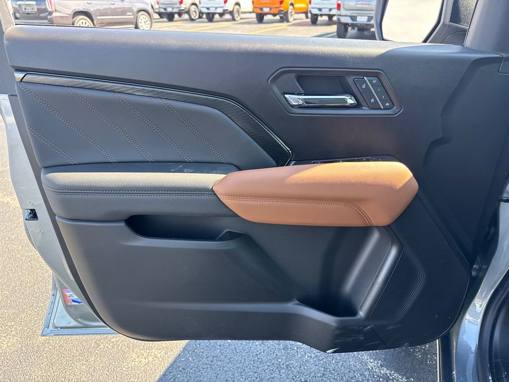 New 2026 GMC Canyon AT4 image 14