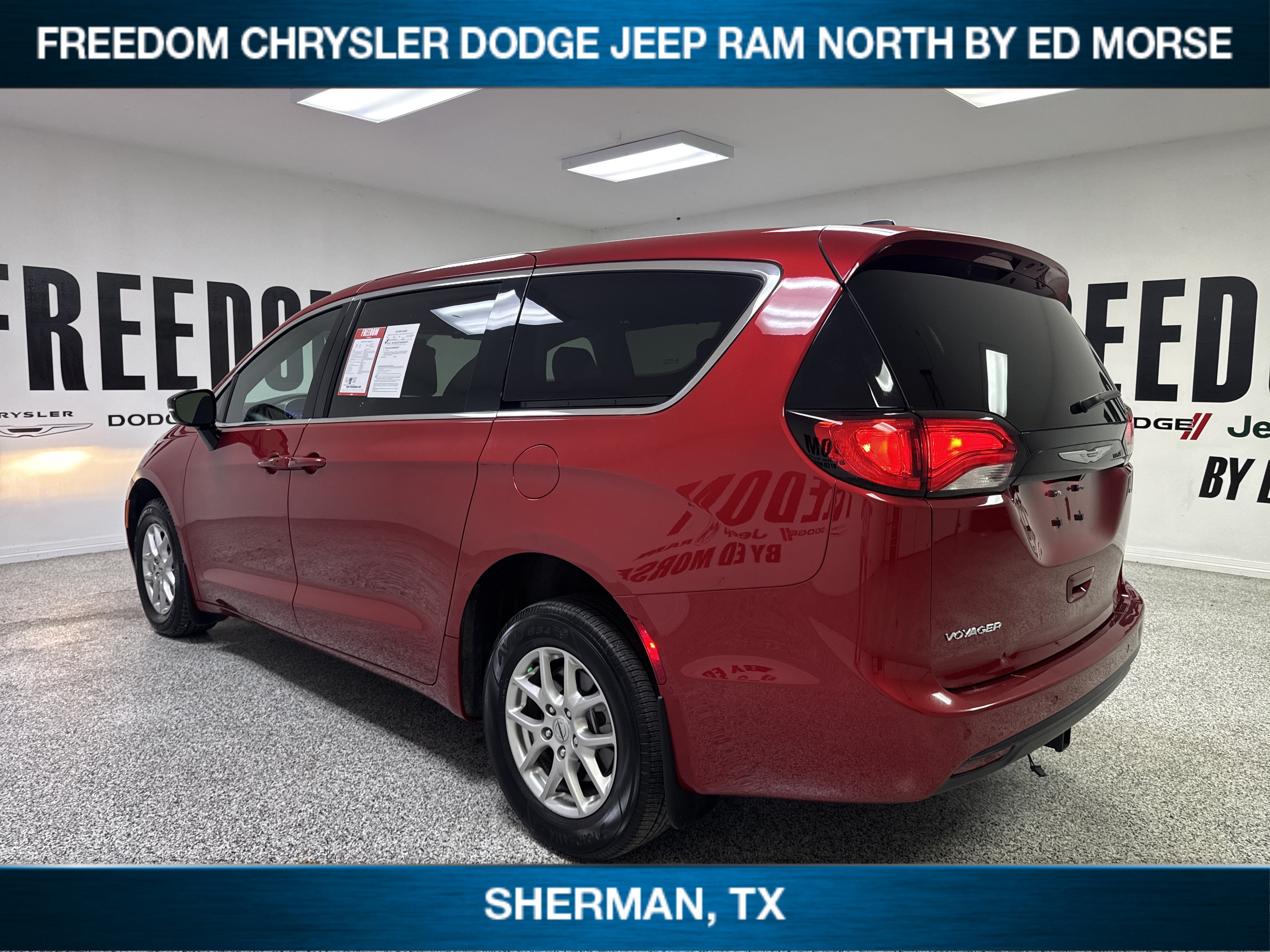 Used 2025 Chrysler Voyager LX FWD image 6