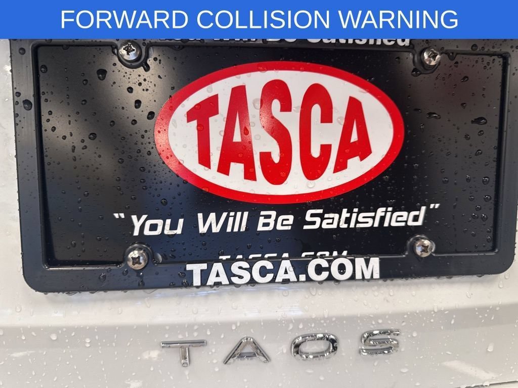 Used 2025 Volkswagen Taos SE AWD/4WD image 12
