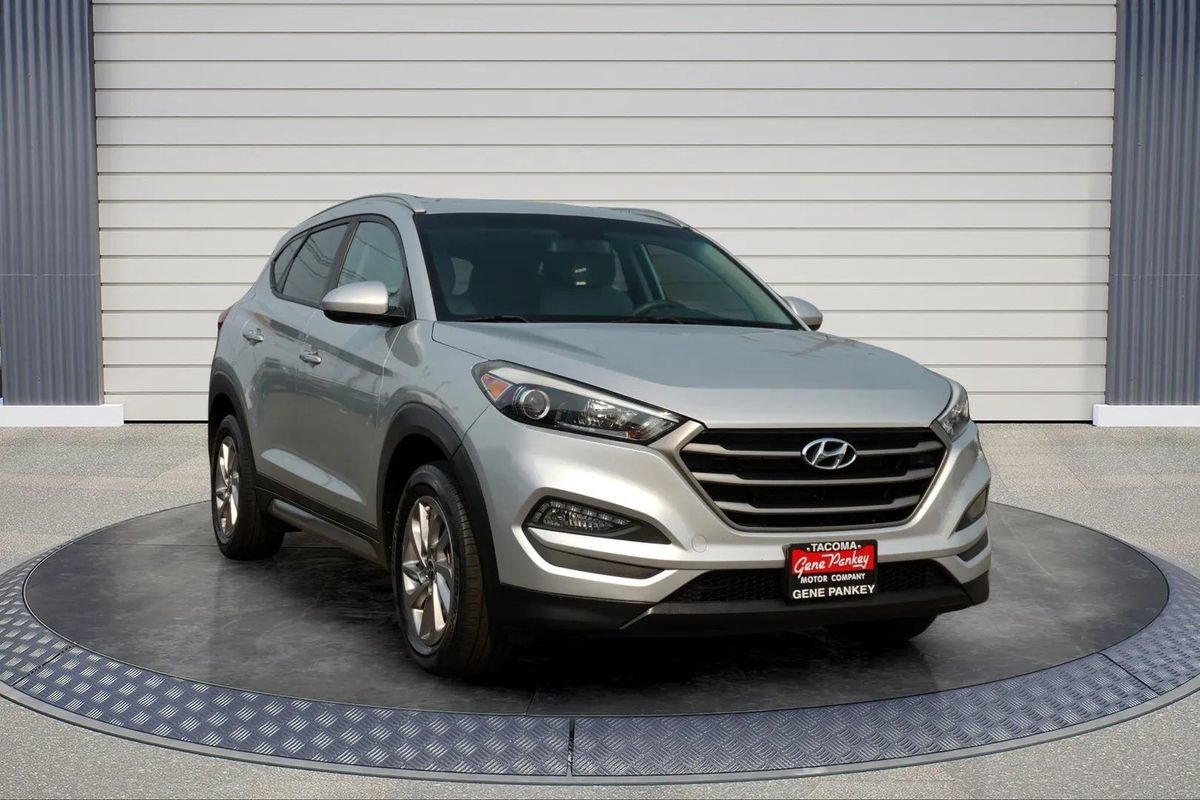 Used 2017 Hyundai Tucson SE w/ SE Popular Package 02 AWD/4WD image 1