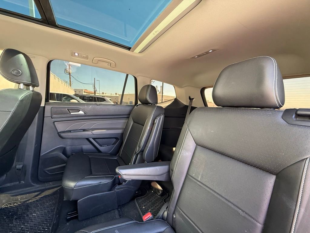 Certified 2023 Volkswagen Atlas SEL R-Line image 9