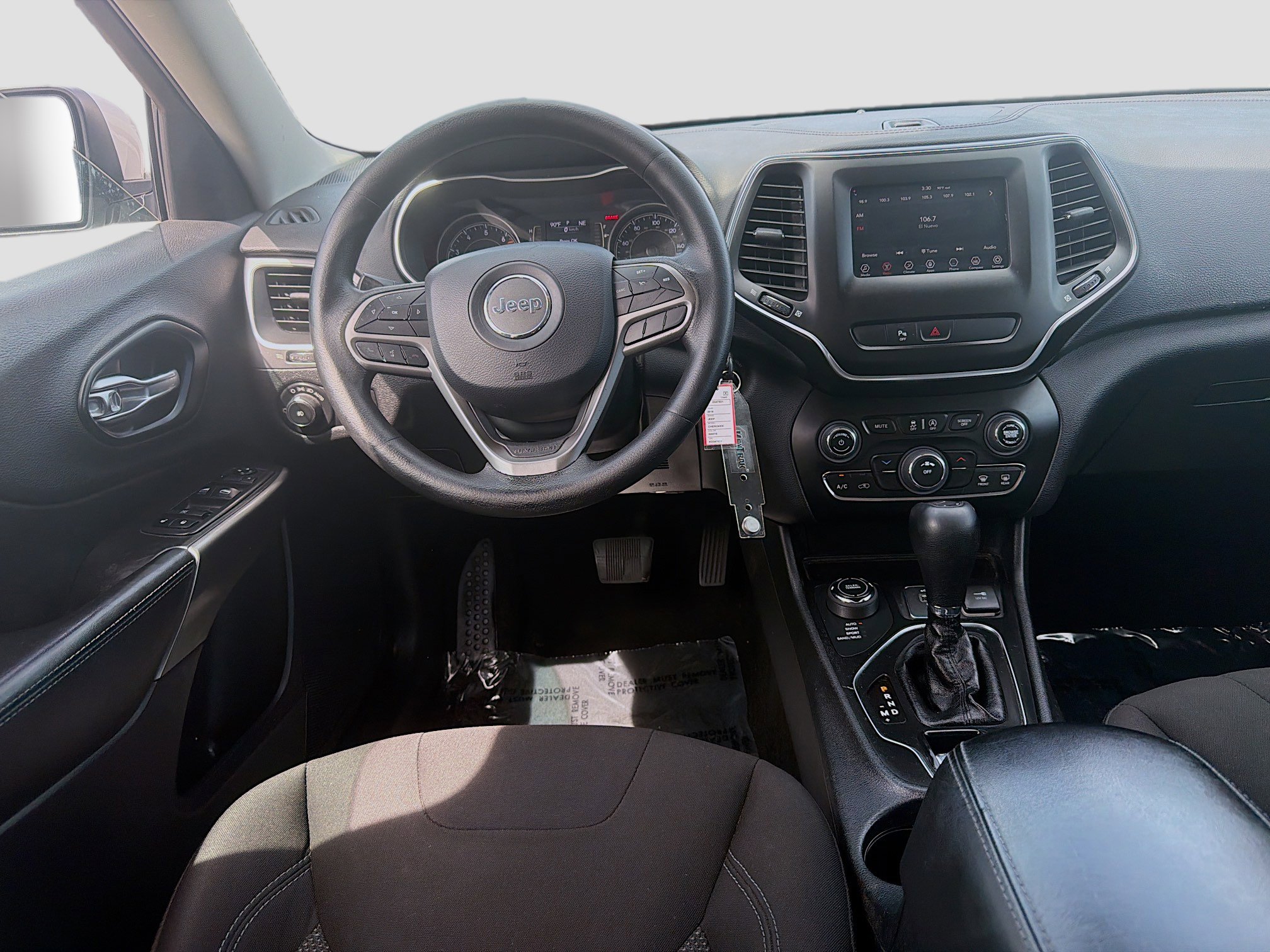 Used 2019 Jeep Cherokee Latitude w/ Popular Appearance Group AWD/4WD image 19