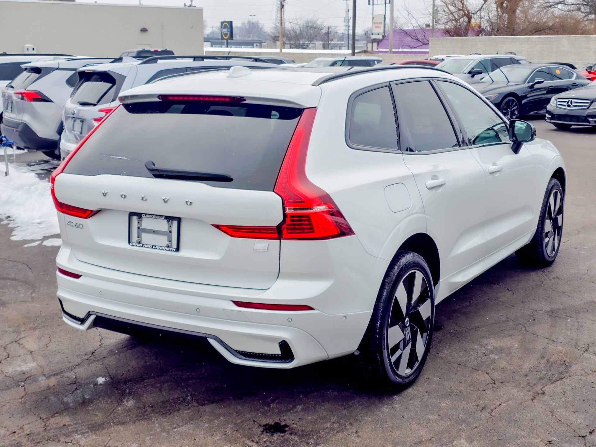 Used 2024 Volvo XC60 T8 Plus w/ Climate Package image 23