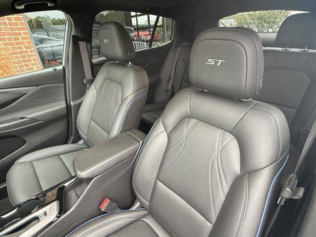 Used 2025 Buick Envista Sport Touring w/ Convenience I Package FWD image 18