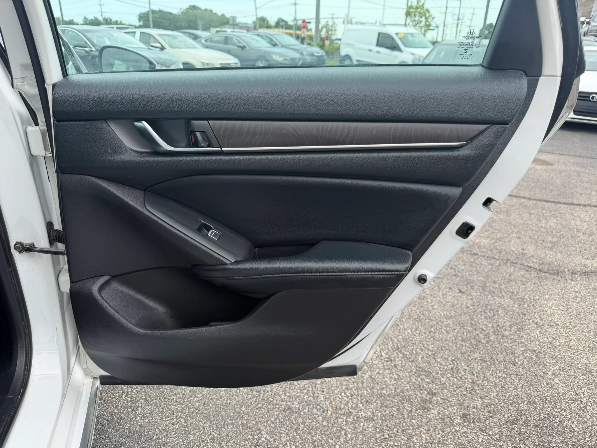 Used 2018 Honda Accord EX-L image 29