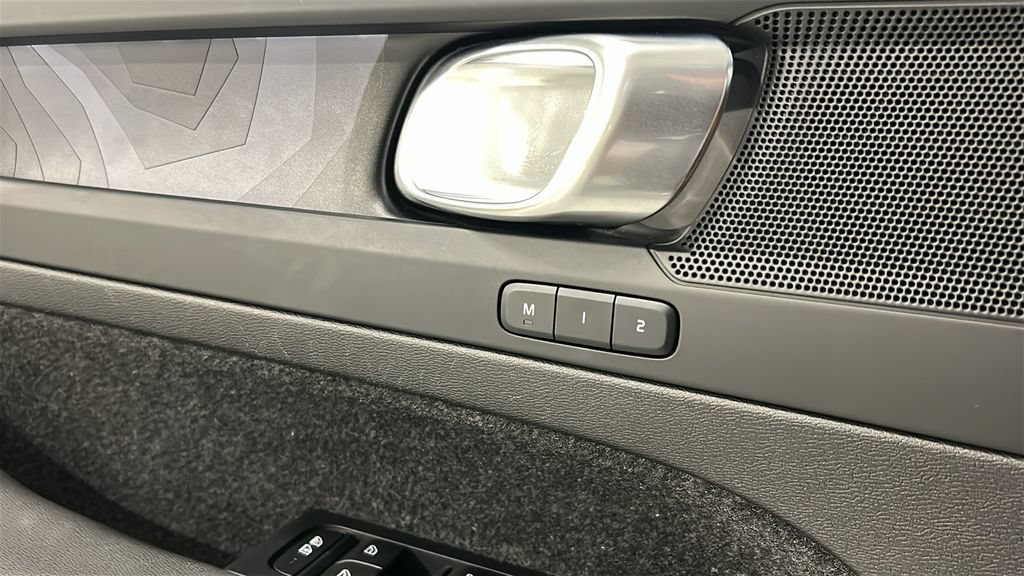 Certified 2023 Volvo XC40 Recharge Plus w/ Protection Package Premier AWD/4WD image 21