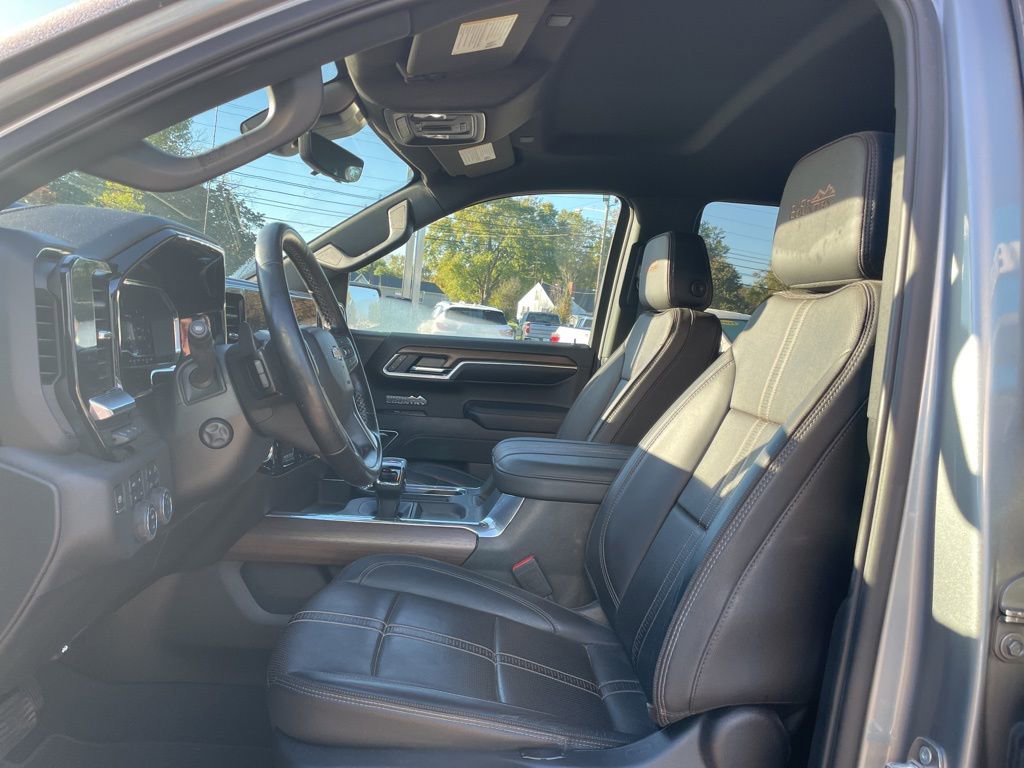 Used 2024 Chevrolet Silverado 1500 High Country w/ Technology Package image 10