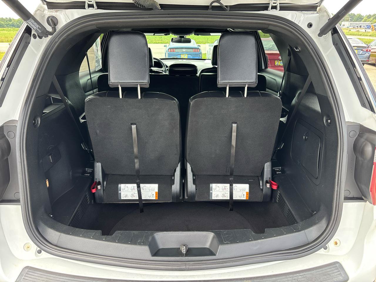 Used 2019 Ford Explorer XLT w/ Equipment Group 202A AWD/4WD image 22