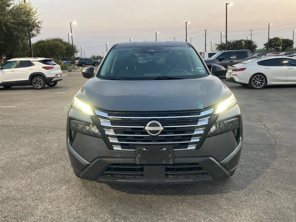 Used 2024 Nissan Rogue S FWD image 2