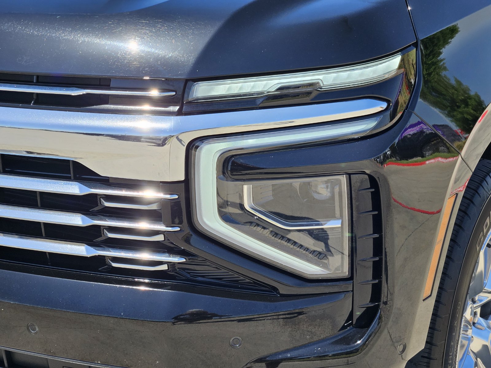 Certified 2026 Chevrolet Suburban Premier AWD/4WD image 11