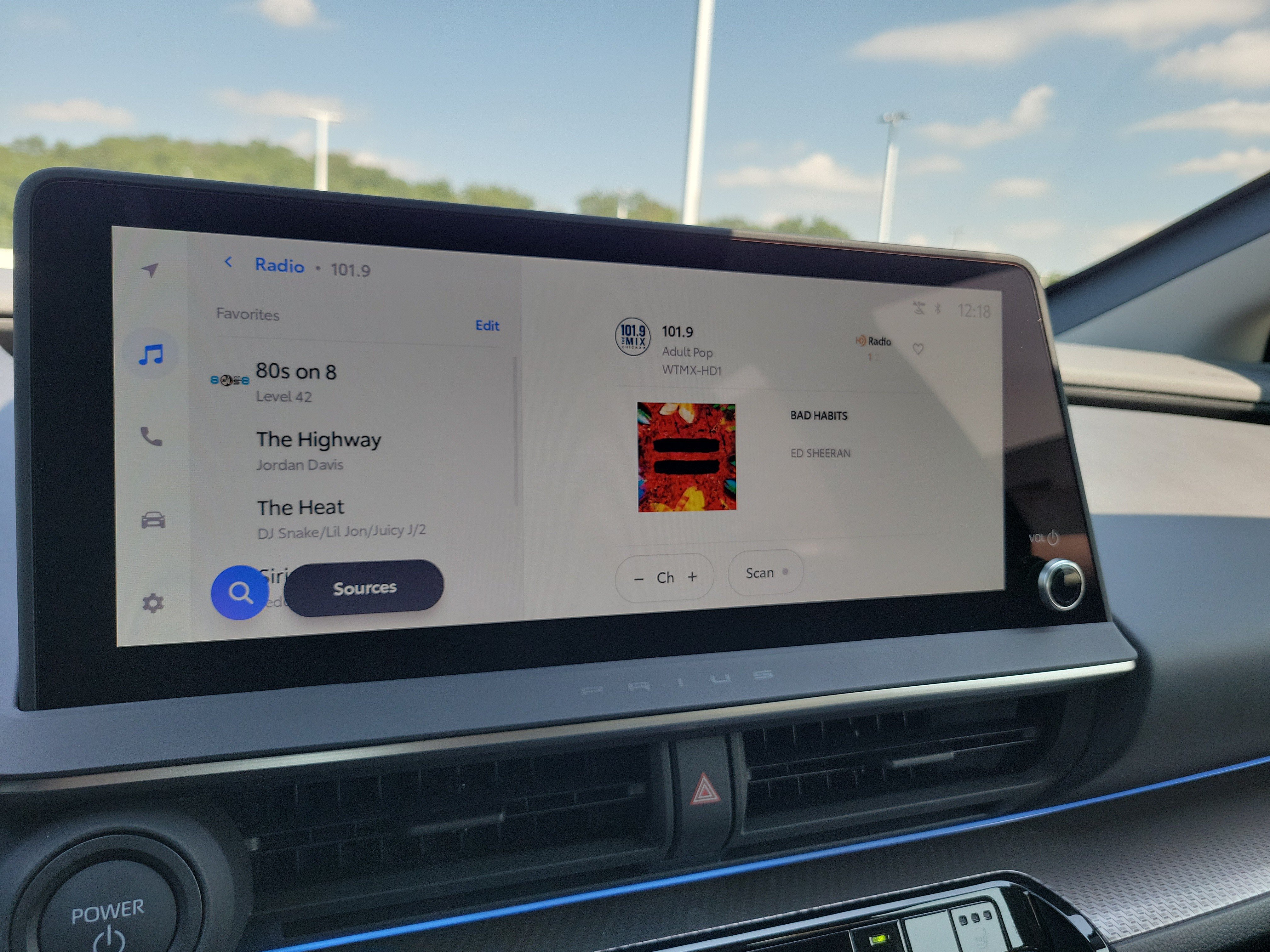 New 2027 Toyota Prius XLE FWD image 31