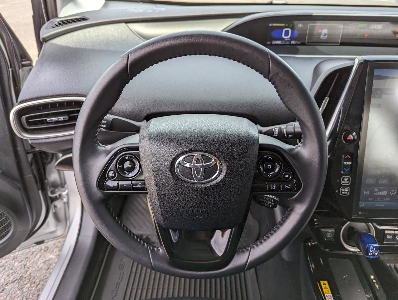 Used 2022 Toyota Prius Prime XLE image 15