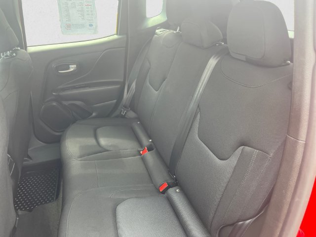 Used 2023 Jeep Renegade Latitude AWD/4WD image 13