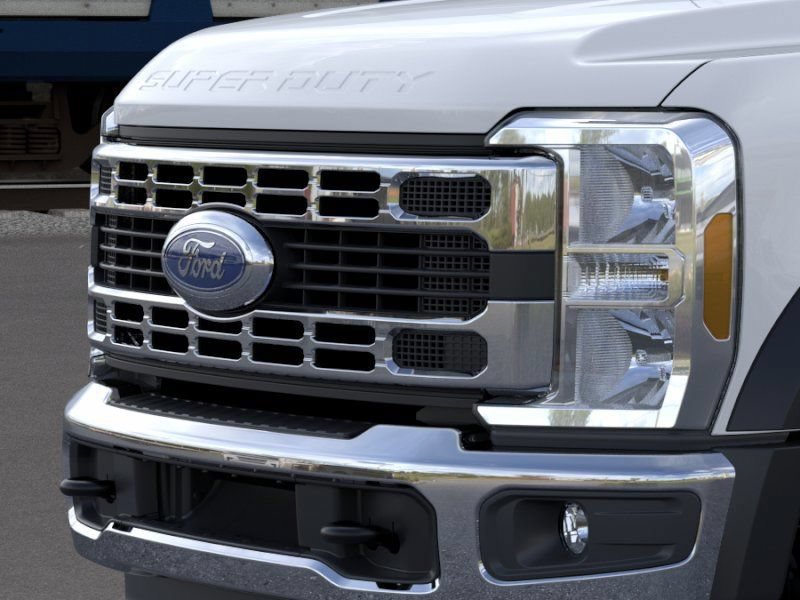 New 2026 Ford F550 4x4 Crew Cab image 17