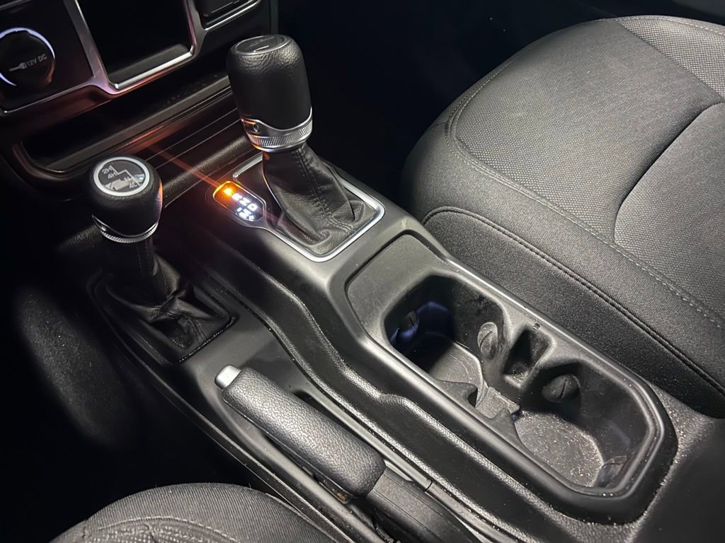 Used 2023 Jeep Gladiator Sport AWD/4WD image 15