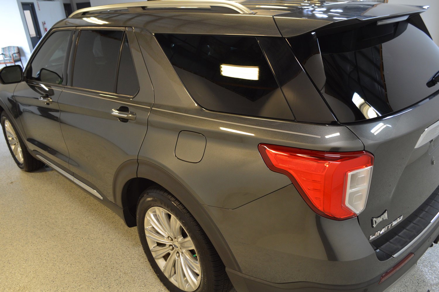 Used 2020 Ford Explorer Limited w/ Class III Trailer Tow Package image 5