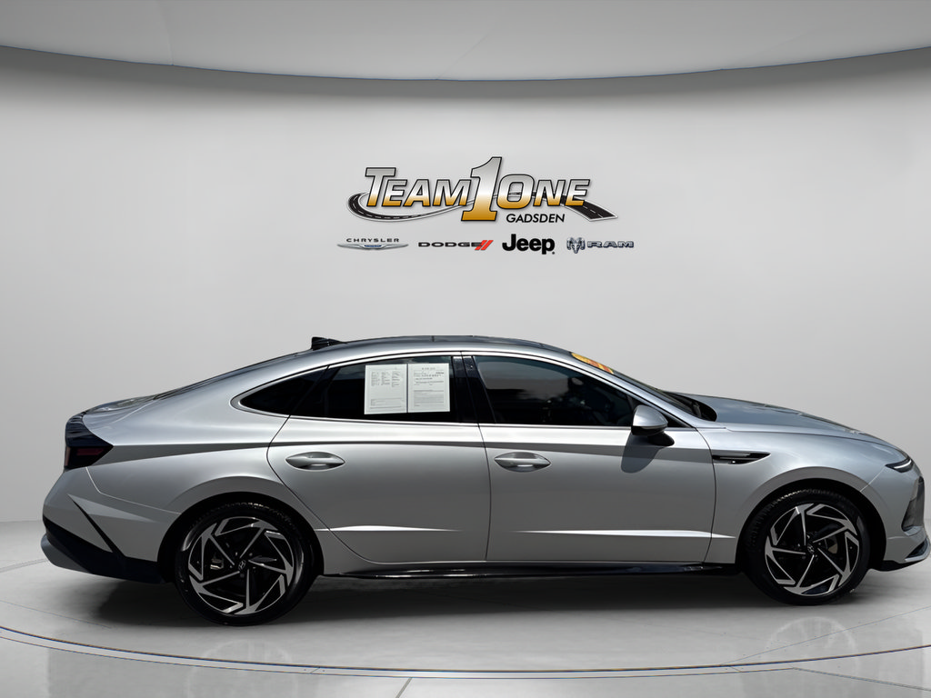 Used 2024 Hyundai Sonata SEL w/ Convenience Package FWD image 9