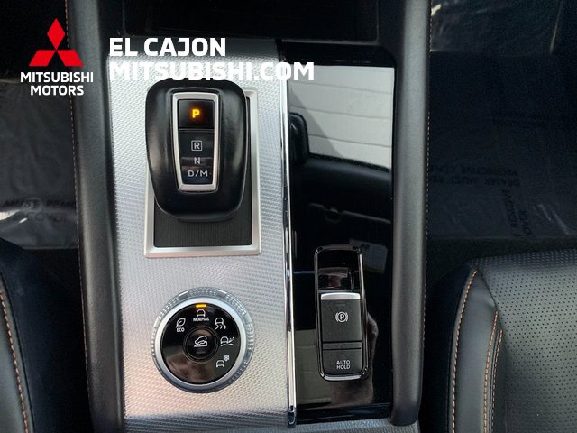 Used 2024 Mitsubishi Outlander SEL image 20