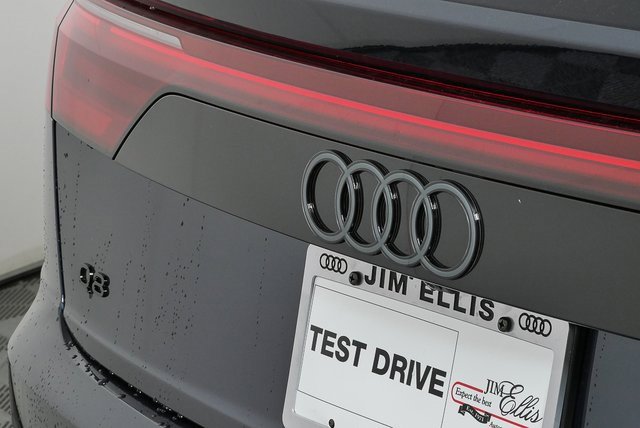 New 2026 Audi Q8 Premium image 37