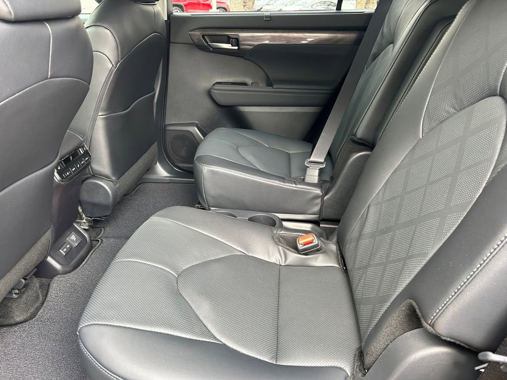 New 2026 Toyota Highlander Platinum AWD/4WD image 20