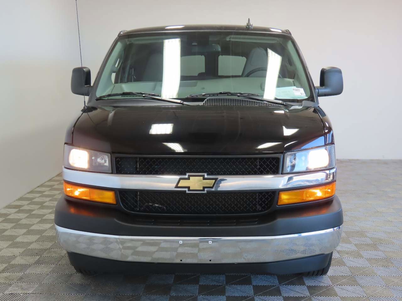 Used 2024 Chevrolet Express 3500 LT w/ LT Preferred Equipment Group image 2