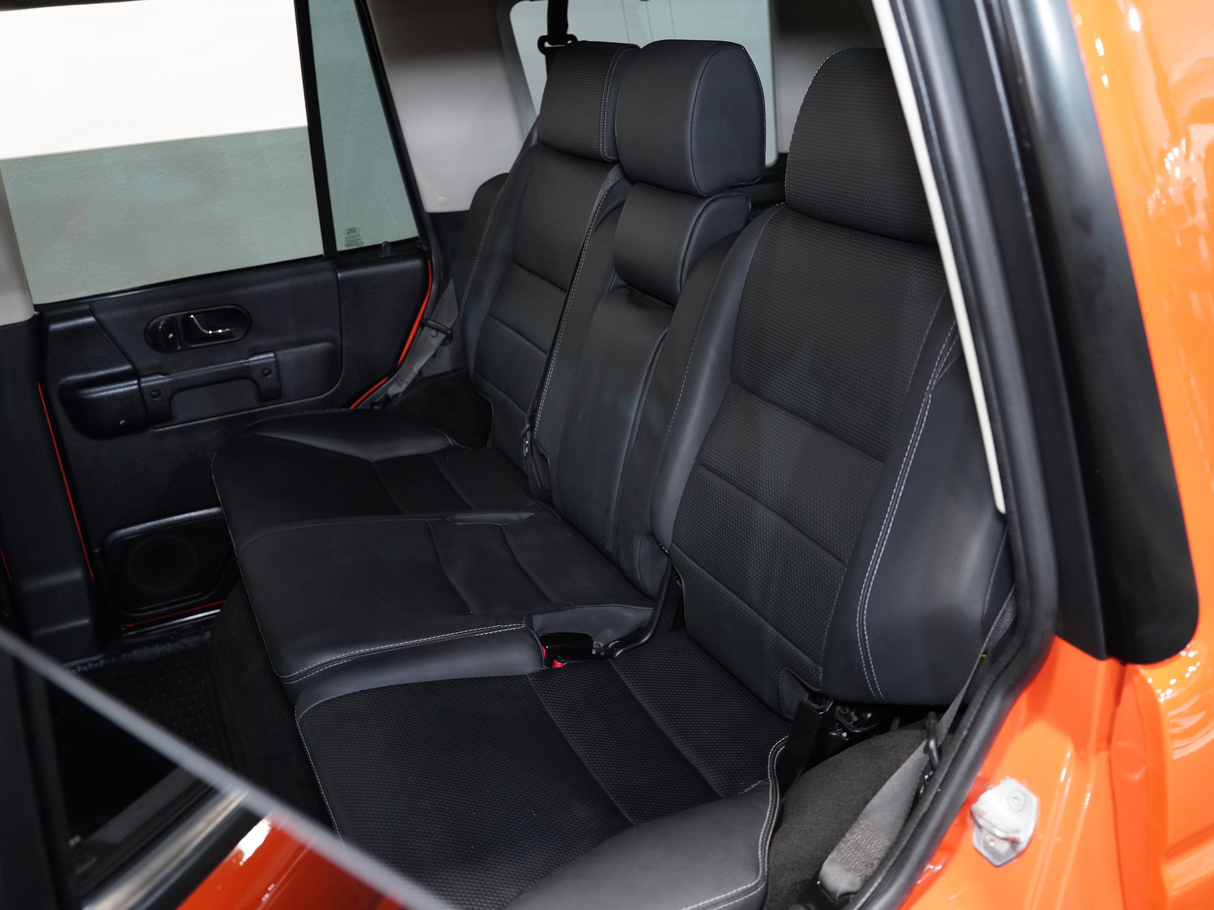 Used 2003 Land Rover Discovery S image 38