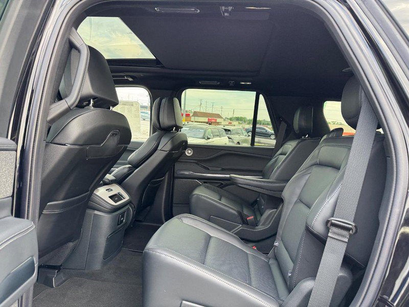 New 2025 Lincoln Navigator Reserve w/ Jet Appearance Package image 10