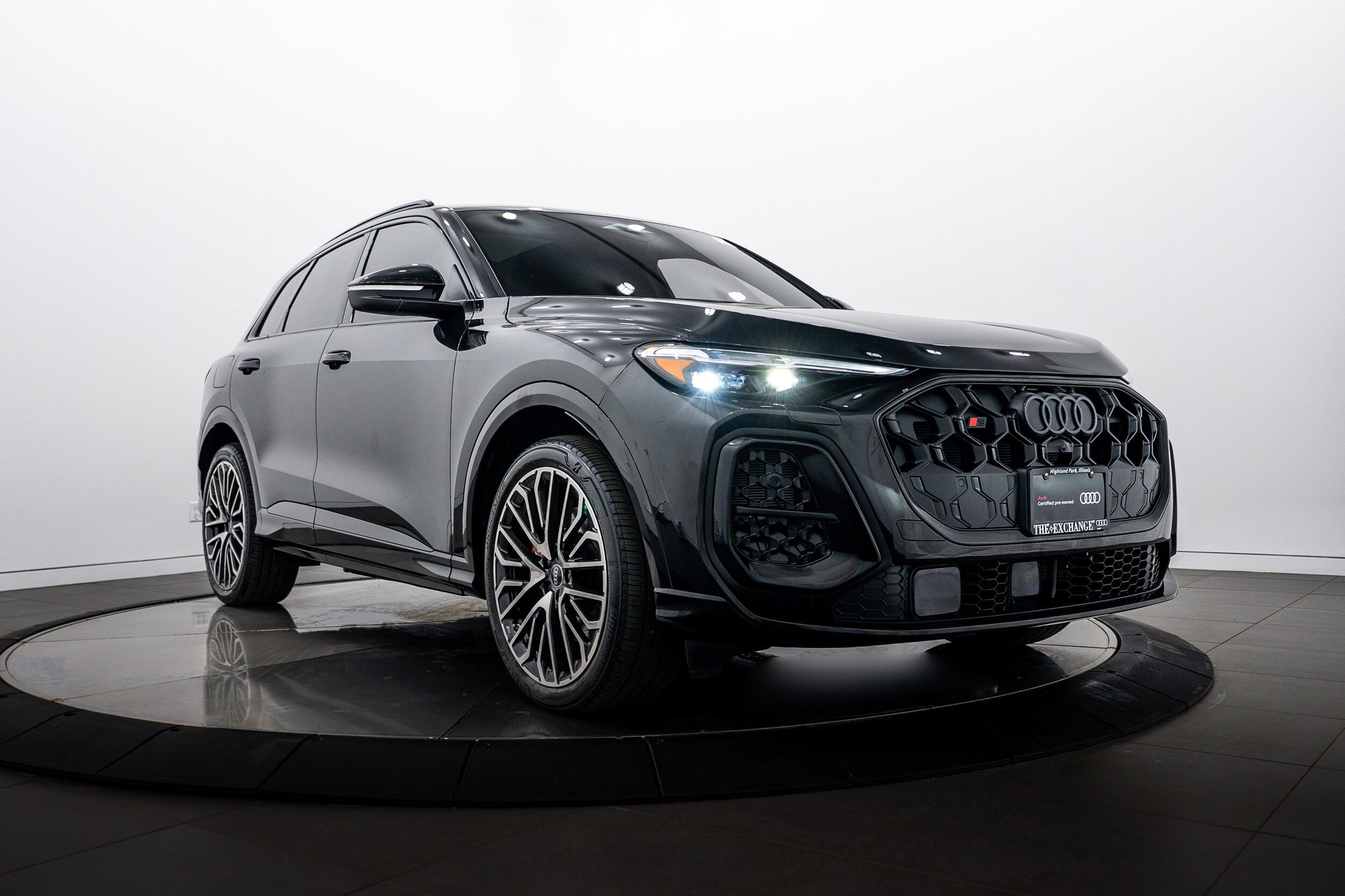Certified 2025 Audi SQ5 Premium Plus w/ Premium Plus Package AWD/4WD image 1