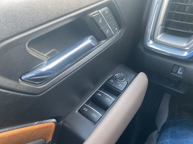 Used 2023 GMC Canyon Denali w/ Denali Black Edition image 19