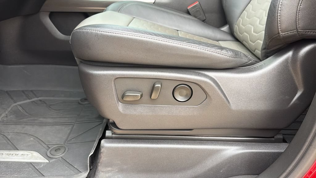 Used 2023 Chevrolet Silverado 1500 ZR2 w/ Technology Package AWD/4WD image 14