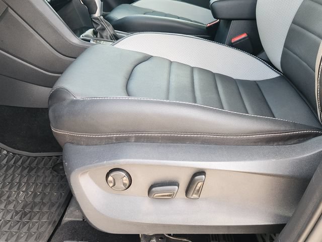 Used 2022 Volkswagen Taos SEL AWD/4WD image 23