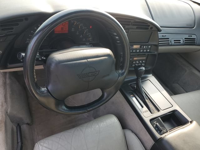 Used 1996 Chevrolet Corvette Coupe RWD image 12