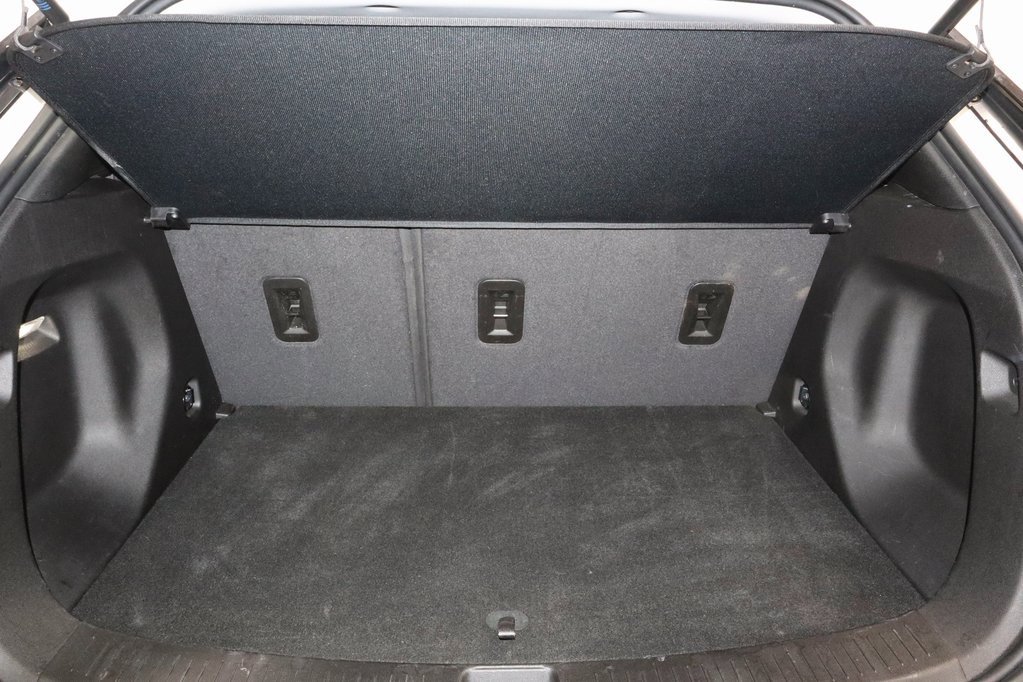 Used 2022 Chevrolet Bolt EUV LT w/ Driver Confidence Package image 16