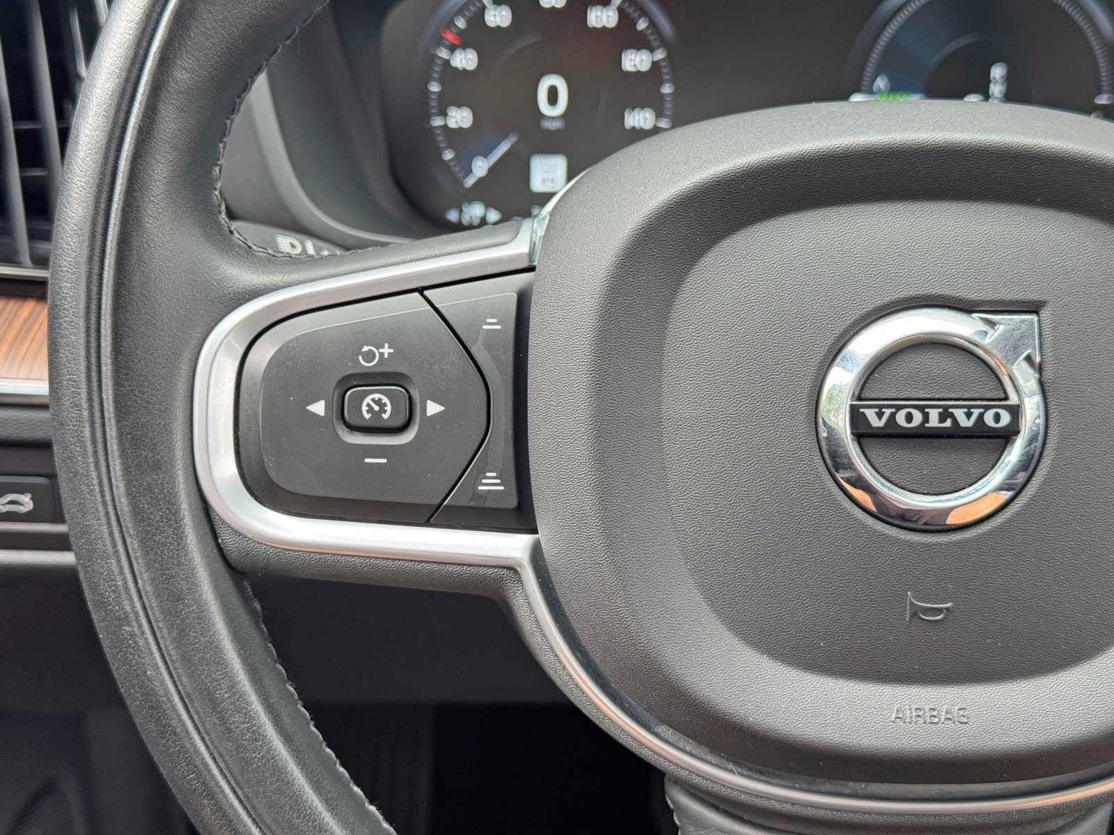 Used 2021 Volvo XC60 T8 Inscription Expression w/ Premium Package AWD/4WD image 21