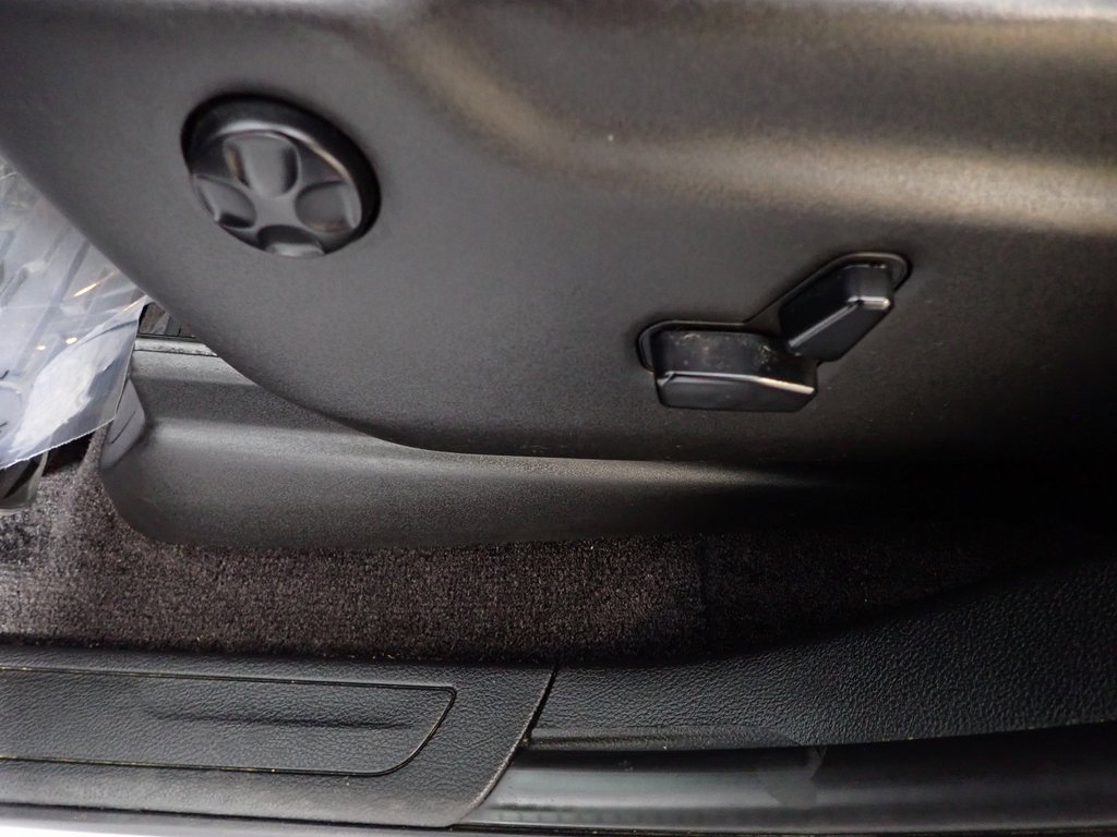 Used 2017 Jeep Grand Cherokee Altitude image 22