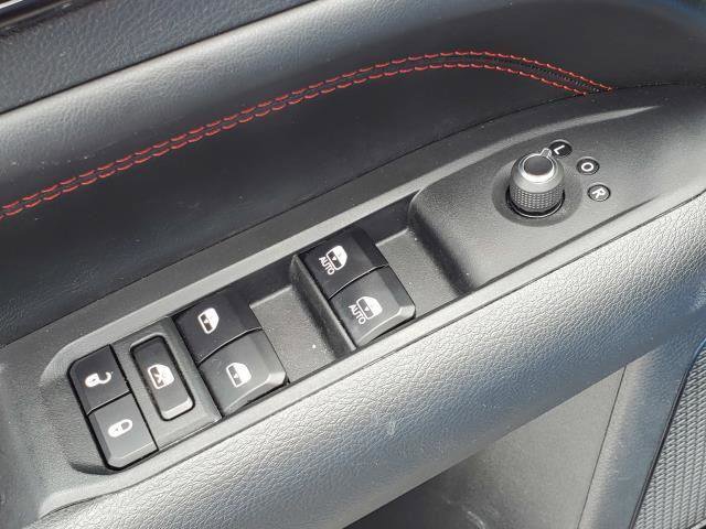 Used 2024 Jeep Compass Trailhawk w/ Trailhawk Convenience Group AWD/4WD image 23